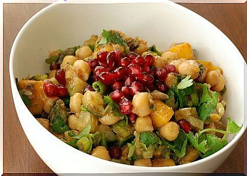 Chickpea, mango and pomegranate salad