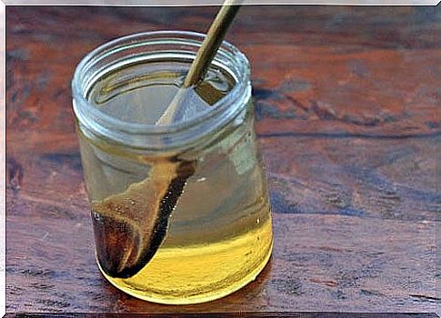 Honey water contributes to the relief of stomach ulcers