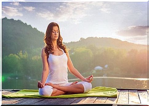 Woman keeping her breath and attention in yoga.