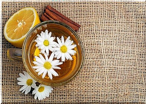 Chamomile-and-cinnamon drink to control blood glucose