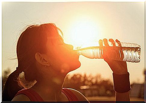 Drinking water helps burn fat