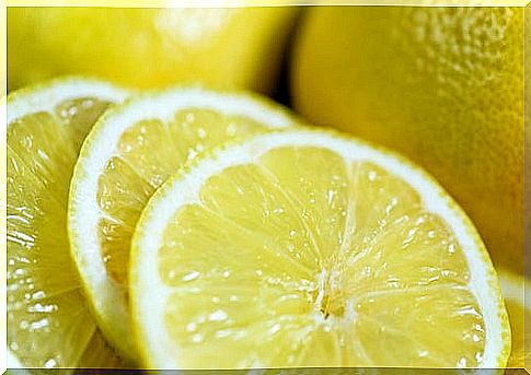 Lemon for a flat stomach