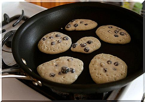 heavy metal frying pan