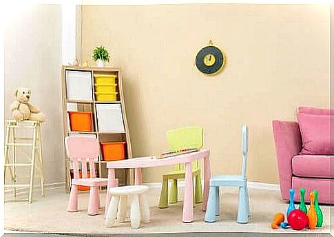 Little-furnished children's room