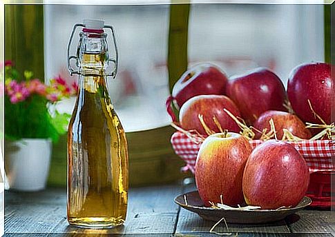 Apple vinegar is used to eliminate insects