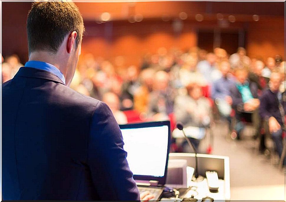 How to Overcome the Fear of Public Speaking