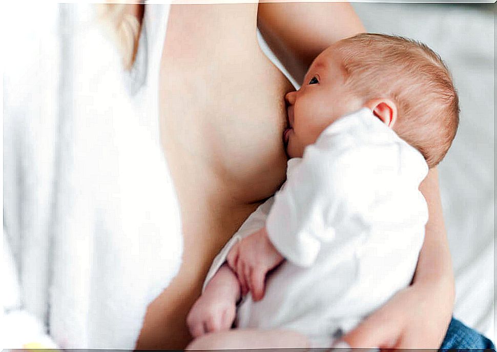 Breastfeeding helps to recover the body after giving birth