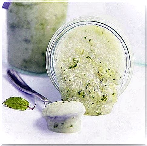 cucumber-and-honey scrub