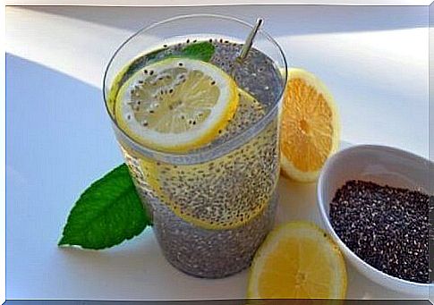 Chia seed juice with lemon to slim down