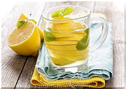 water_with_lemon