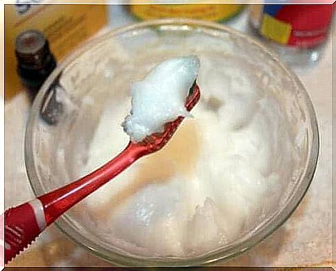 Baking soda to whiten teeth